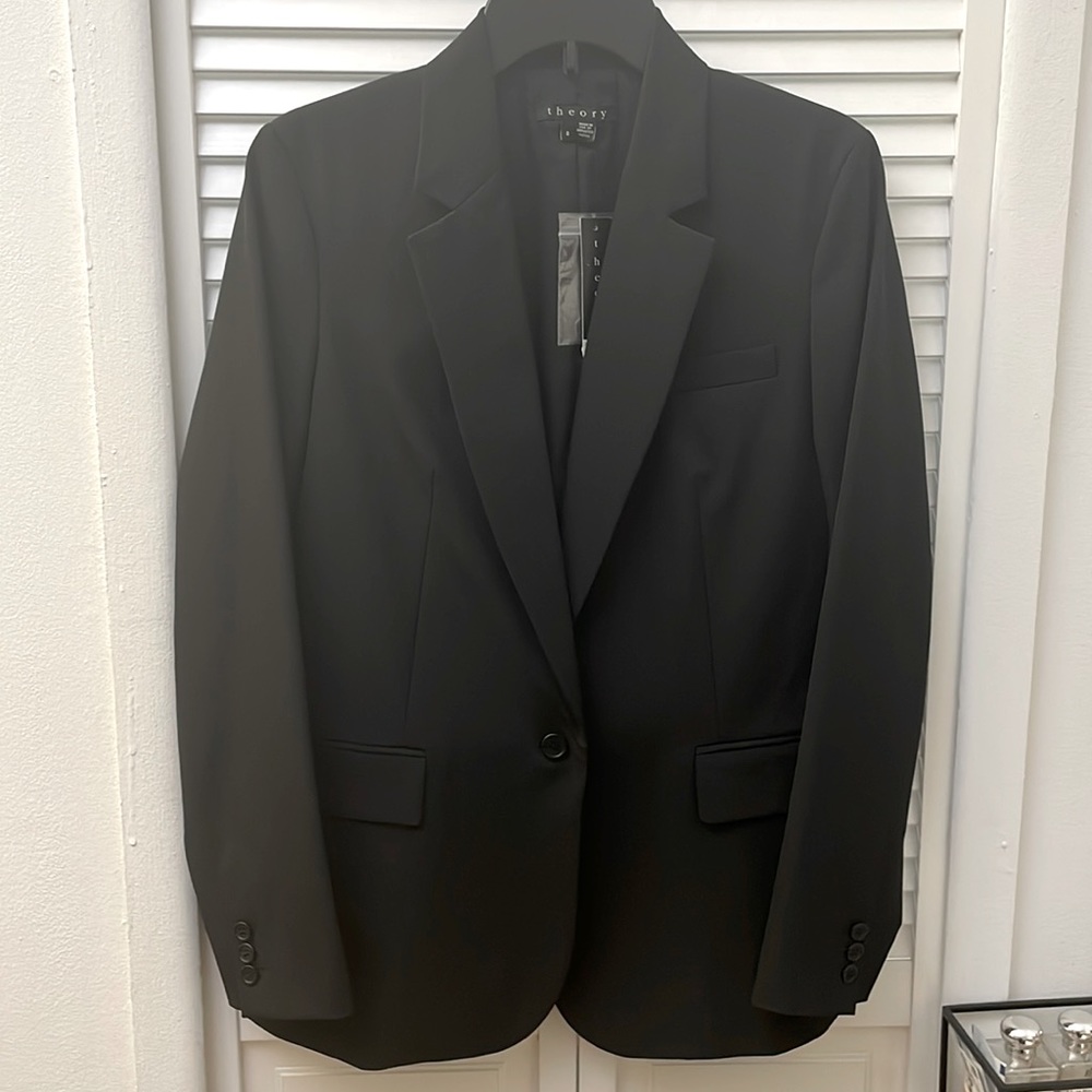 Theory classic fit women’s blazer size 8, new with a tag